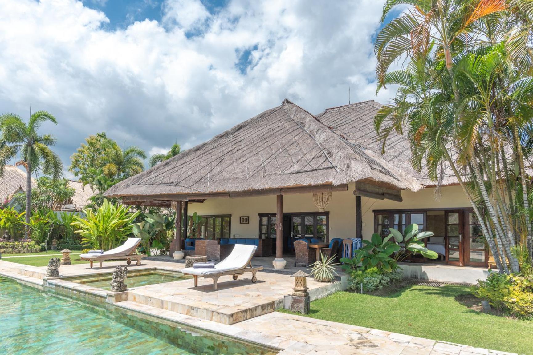 Villa Lotus Dencarik Buleleng  ภายนอก รูปภาพ