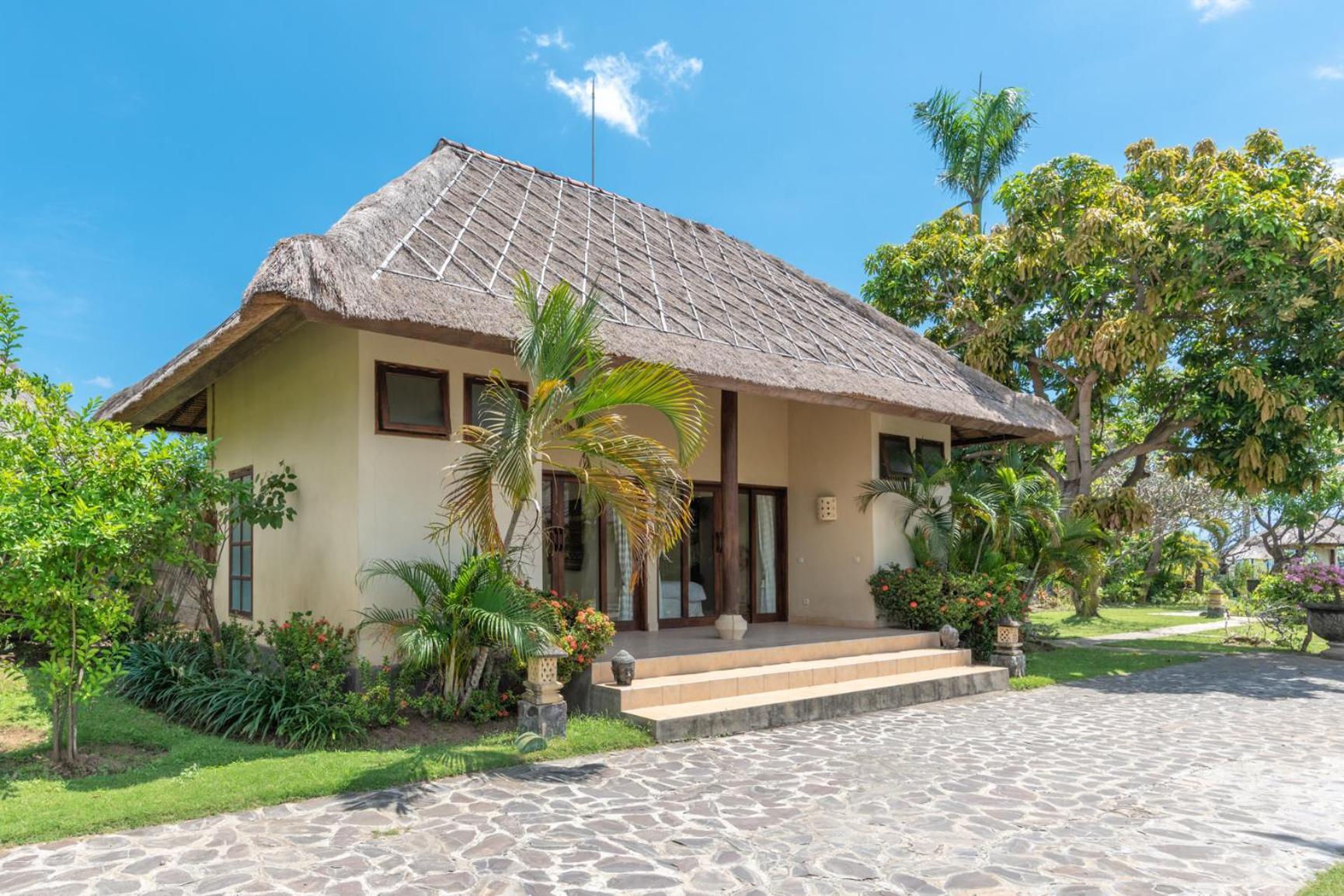 Villa Lotus Dencarik Buleleng  ภายนอก รูปภาพ