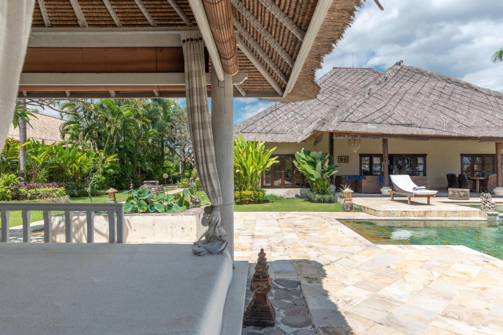 Villa Lotus Dencarik Buleleng  ภายนอก รูปภาพ